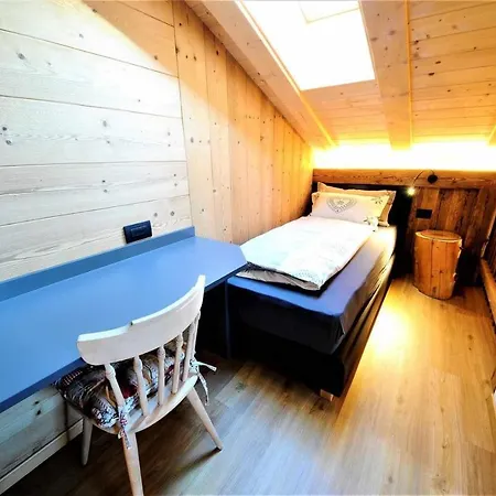 Mountain Chalet Scoiattolo By Livigno Accomodation Exterior photo