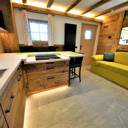 Mountain Chalet Scoiattolo By Livigno Accomodation Exterior photo