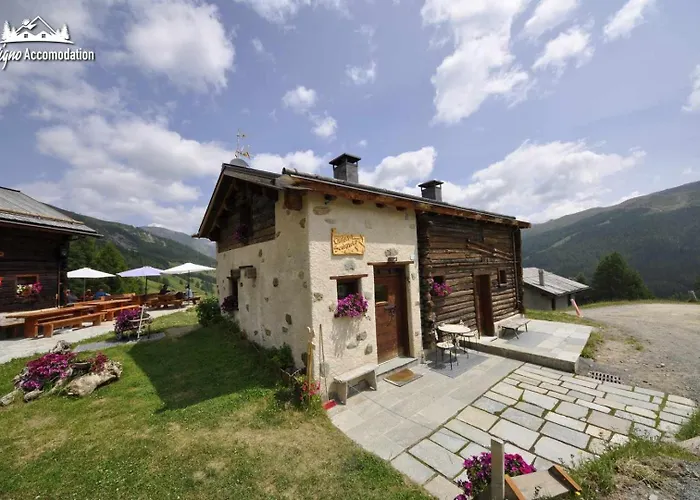 Mountain Chalet Scoiattolo By Livigno Accomodation